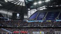 Penghormatan di laga Derby Manchester City vs Manchester United untuk eks petinju Inggris, Ricky Hatton yang meninggal dunia, Minggu (14/9/2025).&nbsp;(AP Photo/Dave Thompson)