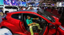 GIIAS 2024 diikuti lebih dari 55 merek otomotif global, terdiri 30 merek kendaraan penumpang, 5 kendaraan komersil dan 20 merek sepeda motor dari produsen anggota GAIKINDO. (Liputan6.com/Angga Yuniar)