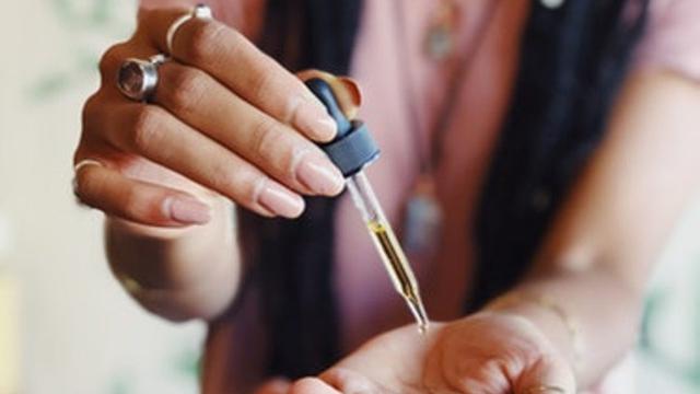 Ilustrasi minyak esensial