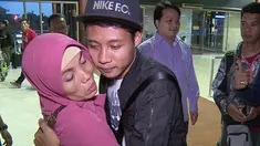 Diantar Ibunda Tercinta, Evan Dimas berangkat ke Spanyol, Selasa Petang (2/2/2016), untuk mengikuti latihan bersama klub Espanyol B selama 4 bulan.