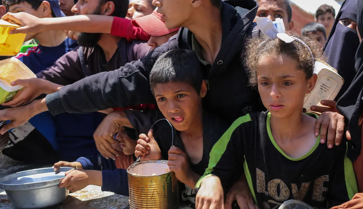 Perserikatan Bangsa-Bangsa memperingatkan bahwa ribuan anak-anak Palestina di Jalur Gaza menghadapi ancaman kelaparan karena blokade Israel yang terus berlanjut. (Eyad BABA/AFP)