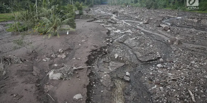 Banjir Lahar Dingin di Lereng Gunung Agung