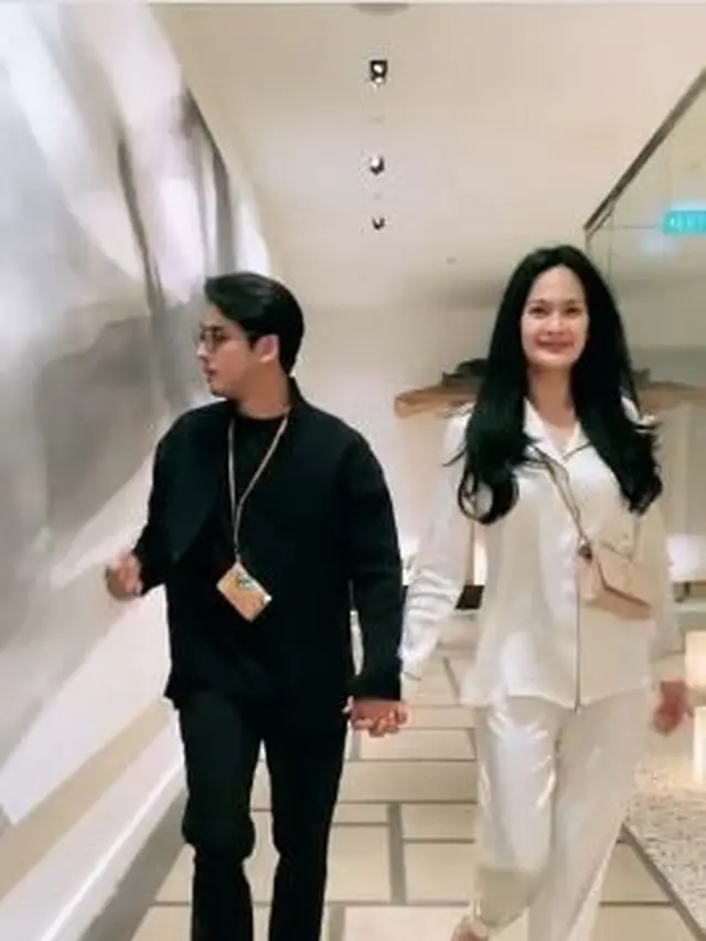 6 Potret Kebersamaan Ricky Harun dan Donna Harun, Bak Kakak Adik