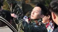 Potret Terbaru G-Dragon Usai Wajib Militer (sumber: osen)