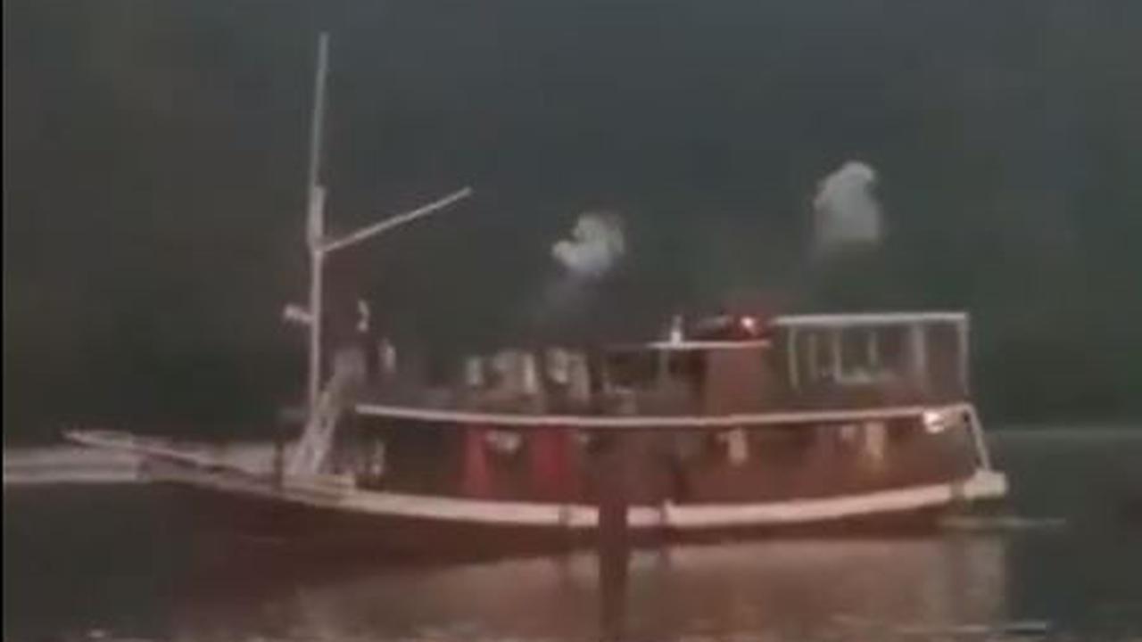 Wisatawan Bakar Petasan di Pulau Kalong TN Komodo, Terancam Bui hingga 5 Tahun