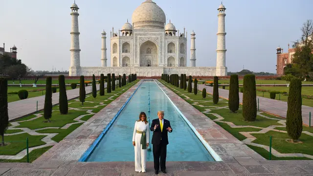 Di India, Donald Trump dan Istri Kunjungi Monumen Cinta Taj Mahal
