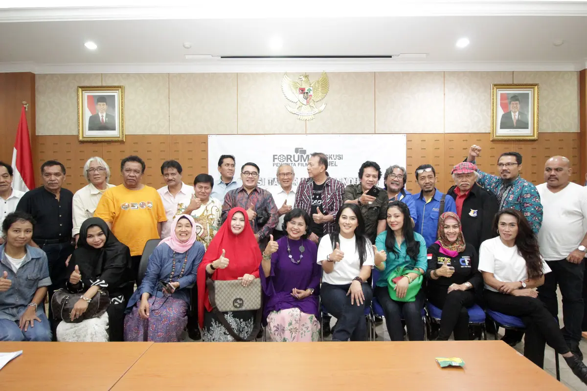 [Bintang] Diskusi Panel: Posisi Tawar Artis di Industri Film, Tivi, dan Iklan