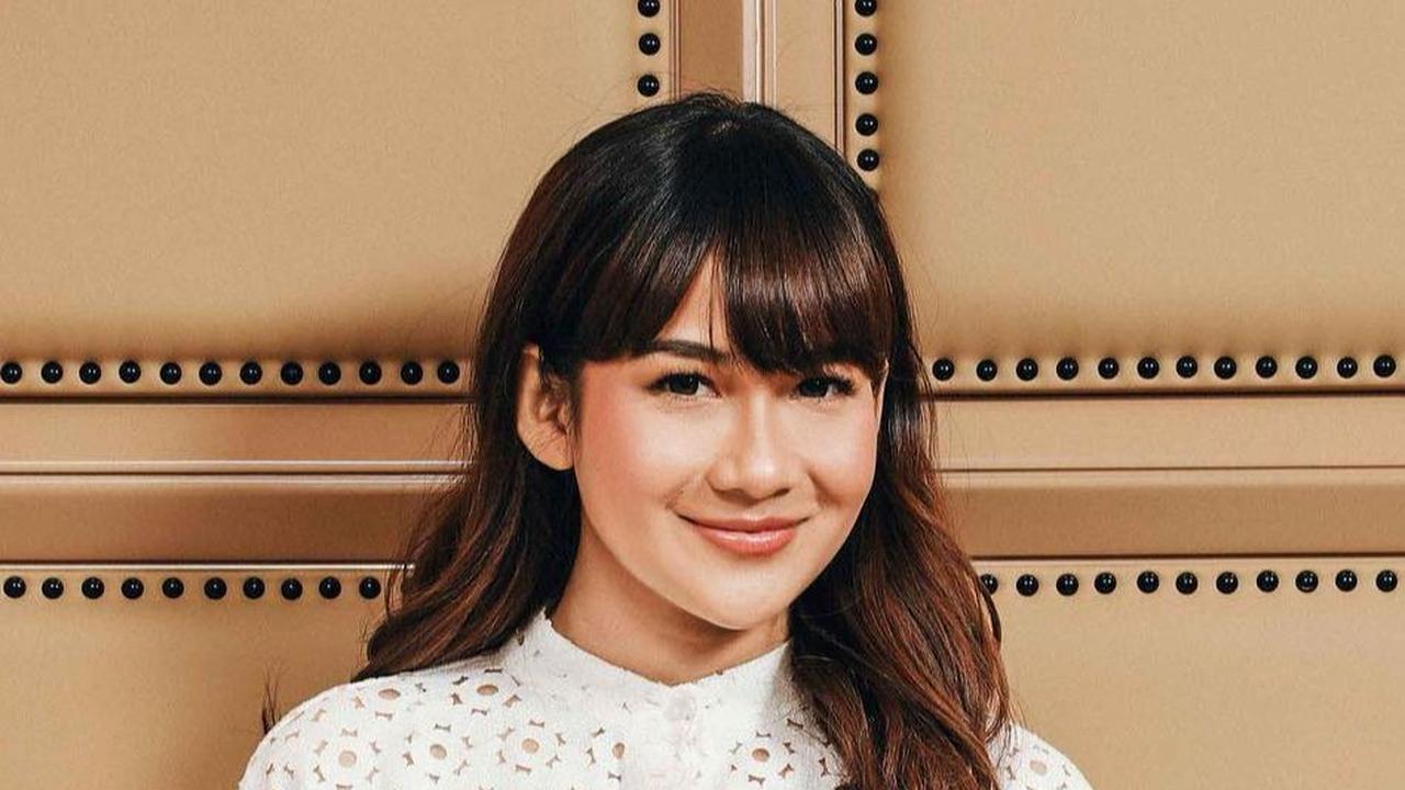 Foto-foto Terbaru Adiezty Fersa Istri Gilang Dirga yang Makin Langsing, Penampilannya Bak ABG