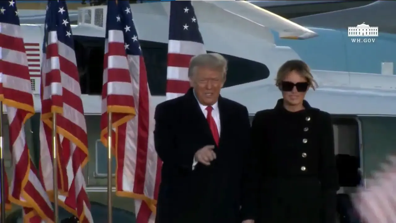 Penampilan perpisahan Presiden AS Donald Trump dan Ibu Negara Melania Trump di Joint Base Andrews, Maryland.