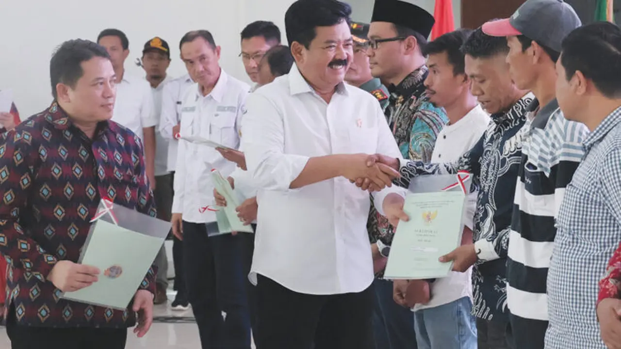 Menteri ATR/Kepala BPN Hadi Tjahjanto pada acara Deklarasi 100 Desa Calon Lokasi PTSL 2024 yang berlangsung di Universitas Sembilanbelas November (USN), Kolaka, pada Rabu (15/11/2023) (Kementerian ATR/BPN)