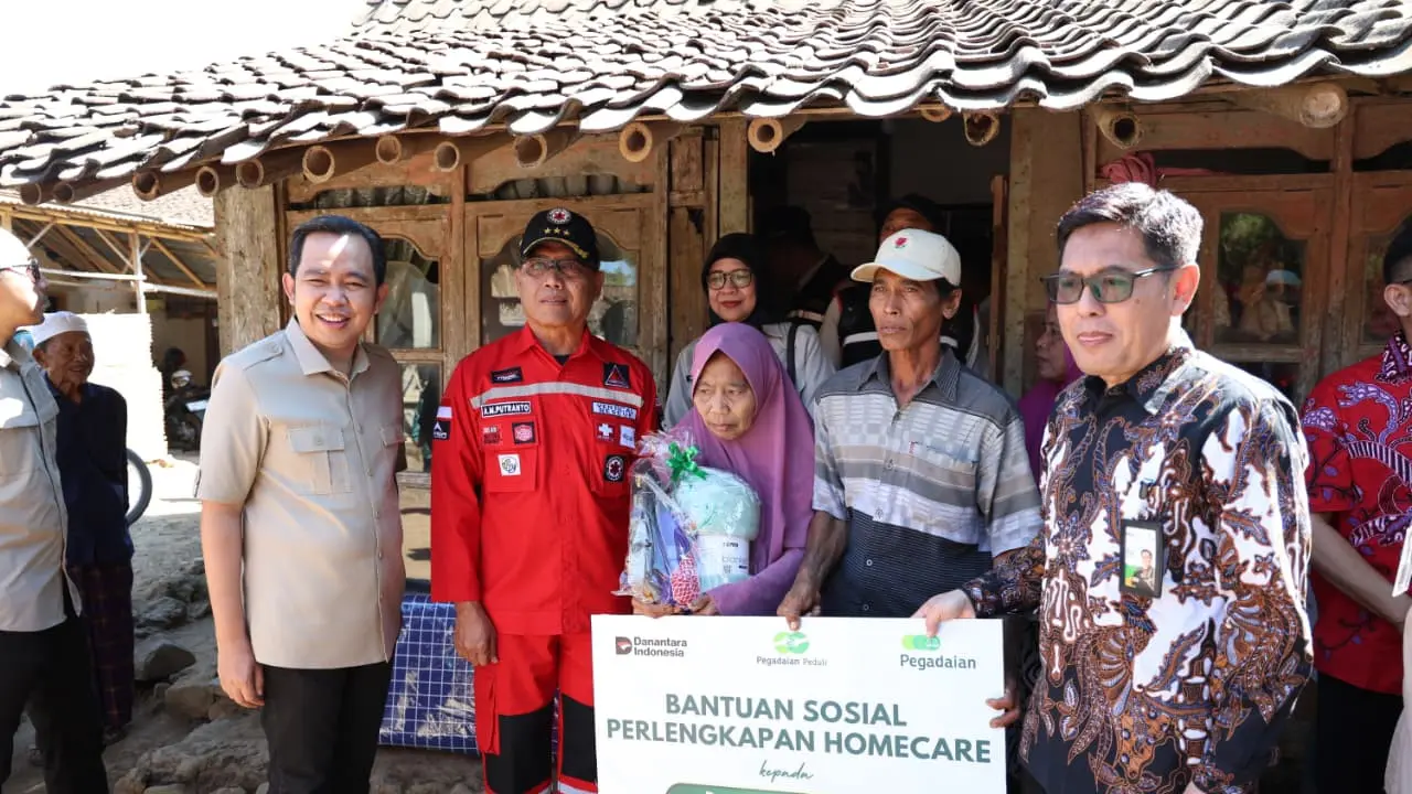 Program layanan kesehatan jemput bola atau Homecare kembali disalurkan kepada warga lanjut usia di Desa Sukowiryo, Kecamatan Jelbuk, pada Jumat (28/8/2026) (Istimewa)