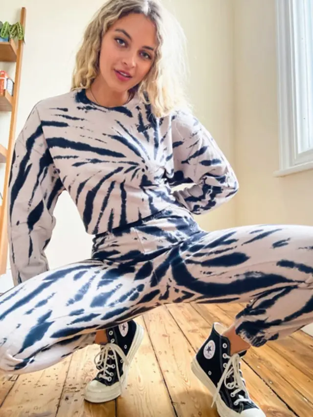 Tie-Dye Sweatsuits/dok. Pull n Bear