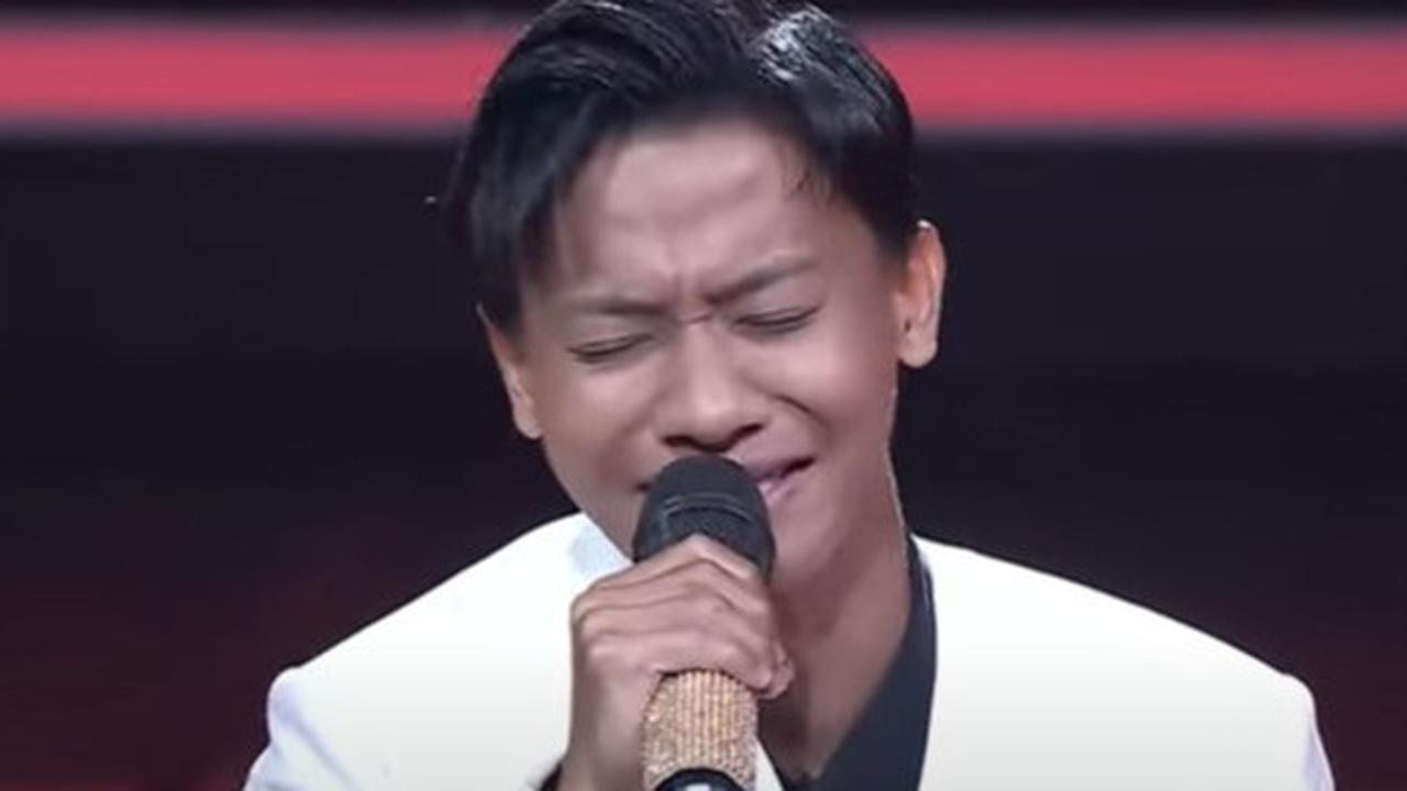 Satu Studio Merenung, Robi D'Academy 7 Bawakan Lagu 'Sebujur Bangkai' Penuh Penghayatan