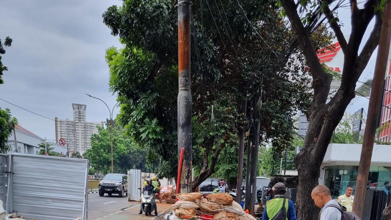 proyek galian jalan di Saharjo Tebet