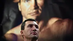 Dilansir Reuters, Kamis (5/2/2105), Klitschko menyamakan Jennings dengan karakter film tinju yang diperankan Sylvester Stallone, Serial Rocky. Ia mengaku akan akan menganvaskan si "Rocky". Foto diambil pada Rabu (4/2/2015). (AFP Photo/Jewel Samad) 