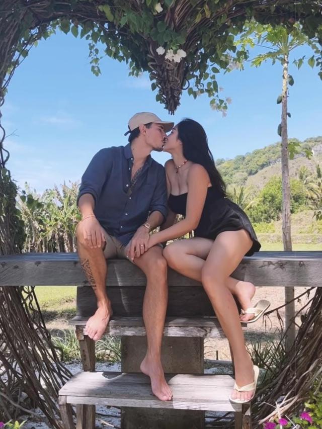 Jessica Iskandar baru saja merayakan hari jadi pernikahan yang ke-1 tahun