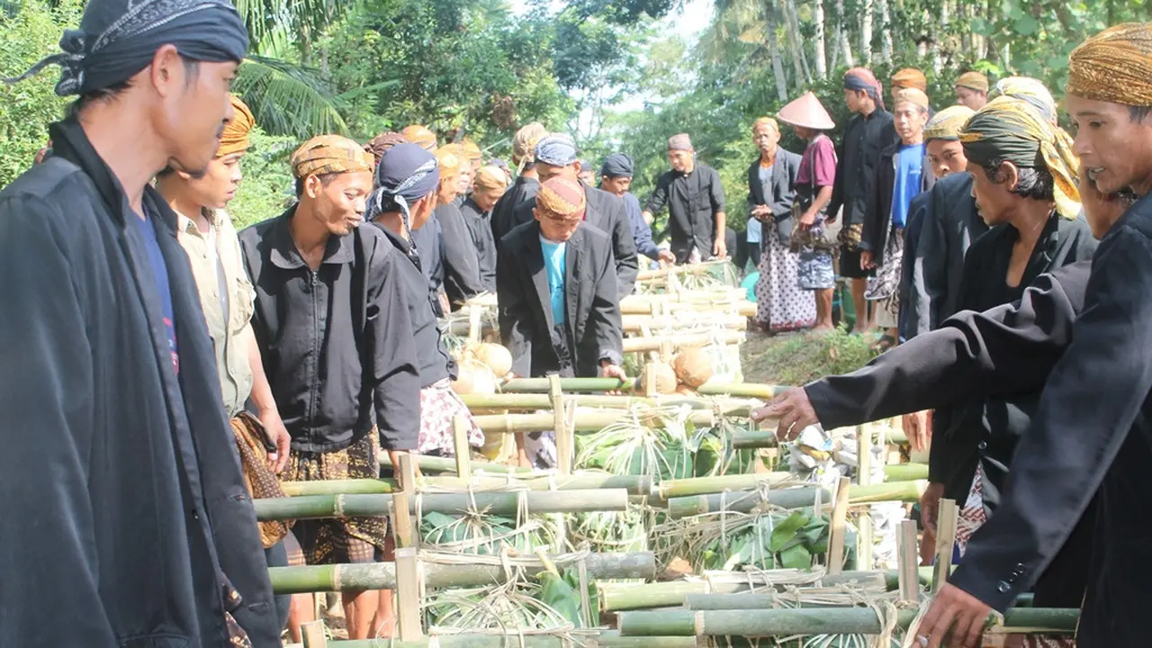 Ritual Punggahan jelang puasa atau Ramadhan penganut Islam Kejawen di Banyumas dan Cilacap. (Foto: Liputan6.com/Muhamad Ridlo)