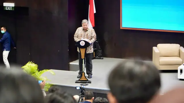 Menko Bidang Perekonomian Airlangga Hartarto dalam Kuliah Umum Fakultas Teknik Universitas Gadjah Mada (FT UGM di Yogyakarta, Rabu (19/11/2025). (Foto: Istimewa)