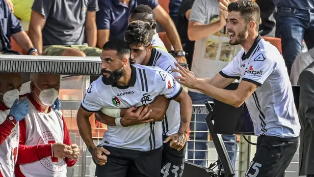 Foto: Daniel Maldini Cetak Gol, AC Milan Libas Spezia 2-1 dan Puncaki Klasemen Sementara Liga Italia 2021 / 2022