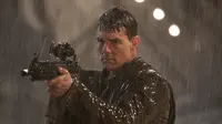 Tom Cruise dalam Jack Reacher. (collider.com / Paramount Pictures)