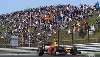 Pebalap Red Bull, Max Verstappen, membukukan rekor lap baru di Sirkuit Zandvoort, di  Amsterdam, Belanda, Minggu (21/5/2017). (Motorsport)