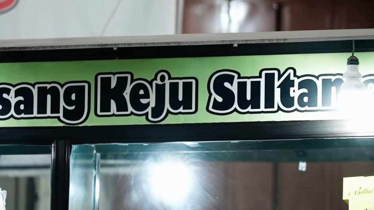 "Saya itu dulu menganggur setahun penuh. Tidak ada teman-teman yang menawari pekerjaan, jadi harus putar otak untuk punya pemasukan," kata Yongki seperti yang dikutip dari akun Youtube Pecah Telur, Senin (20/11).