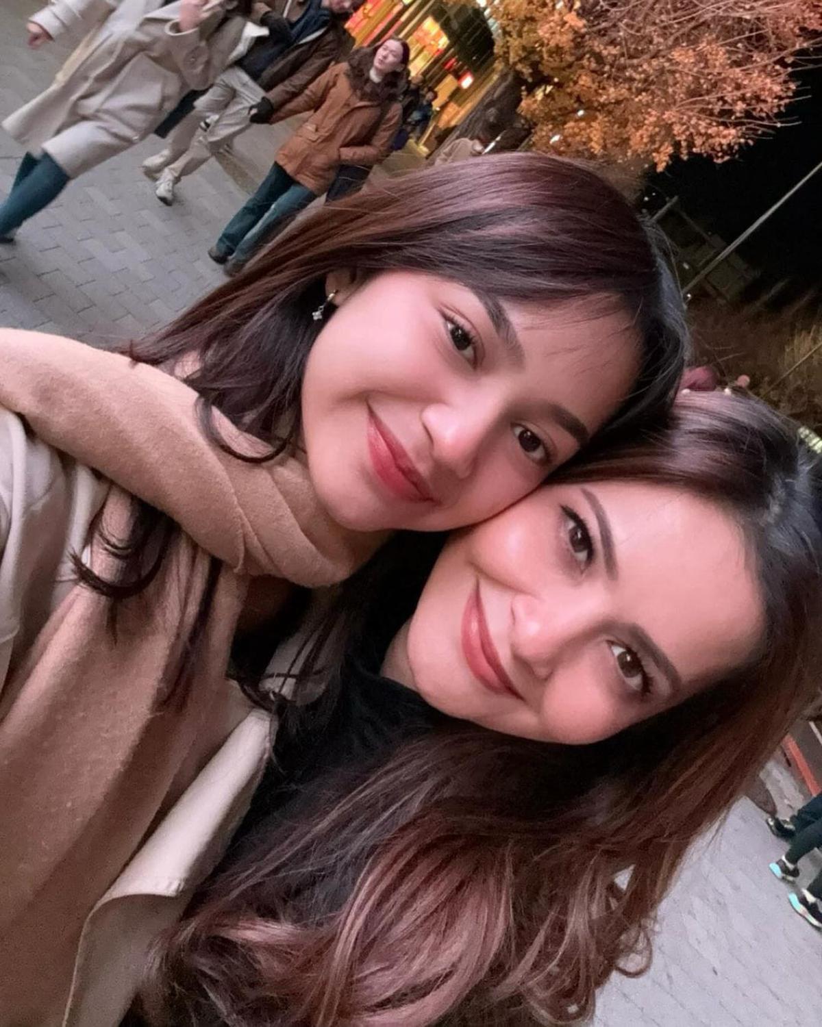 Potret Kebersamaan Cut Tari dengan Sydney Azkassyah, Sama-Sama Cantik