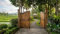 9 Model Pintu Gerbang Kayu untuk Rumah Pedesaan, Inspirasi yang Membuat Tampilan Depan Lebih Hidup