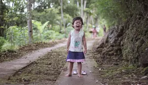 Anak Mendadak Rewel di Keramaian, Bisa Jadi Terkena Overstimulasi