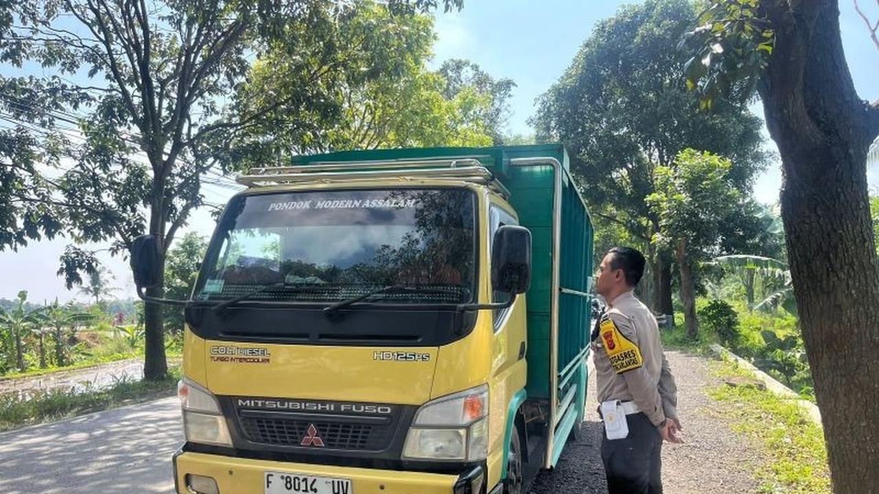 Polres Cianjur Tegas Terapkan Larangan Truk Mudik Cianjur, Belasan Kendaraan Ditilang
