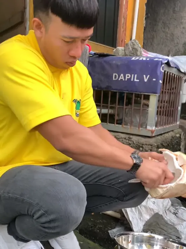 Punya Usaha Minuman Kekinian, 6 Potret Ruri Repvblik saat Jualan