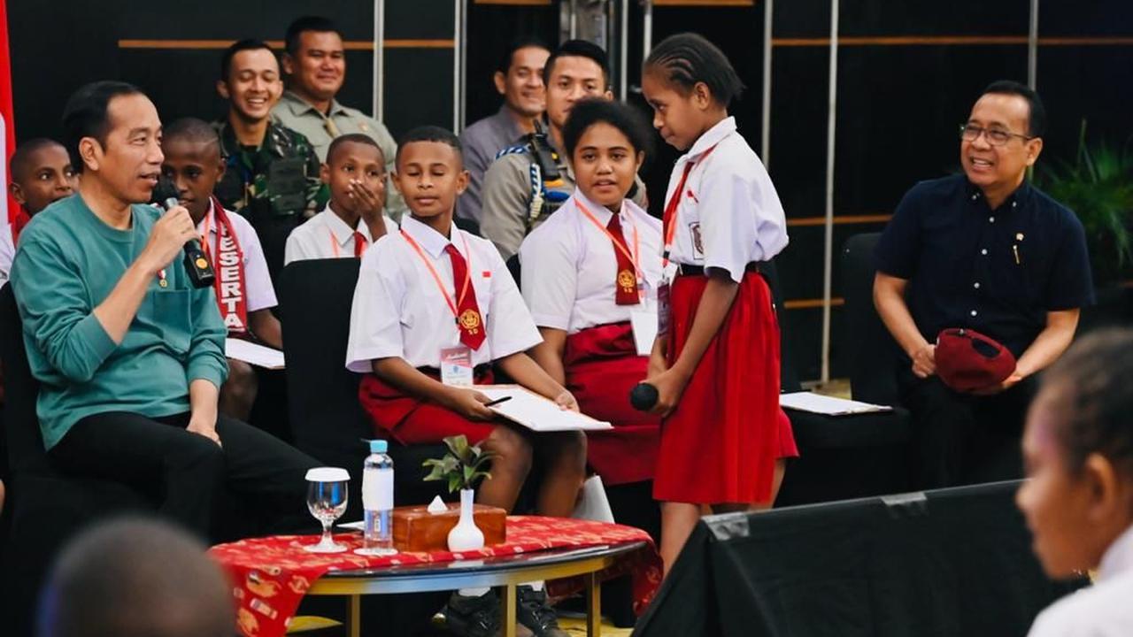 "Kenapa ibu kota negara tidak dipindahkan saja ke Papua?" tanya anak yang berasal dari Kota Sorong tersebut.