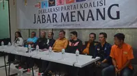 Pimpinan 9 artai politik di Jawa Barat saat mendeklarasikan Koalisi Jabar Menang di Sekretariat DPD Partai Hanura Jabar, Jalan Pelajar Pejuang, Kota Bandung, Jumat lalu, 16 Agustus 2024. (Liputan6.com/Dikdik Ripaldi).