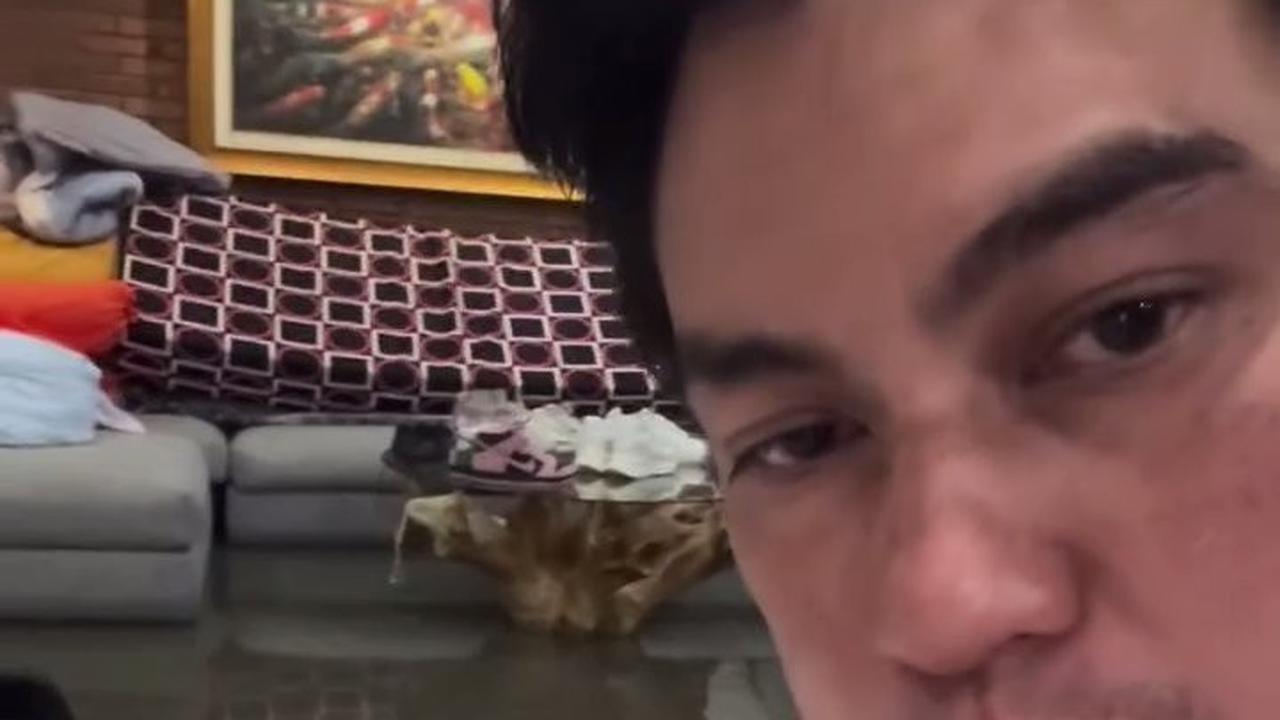 Sederet Seleb Perlihatkan Rumah yang Terendam Banjir, Ziva Magnolya Pakai Pel Bersihkan Lumpur - Baim Wong Sahur di Tengah Air Menggenang