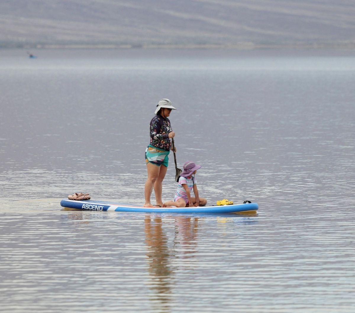 Curah hujan selama beberapa minggu terakhir membuat danau tersebut diperkirakan akan bertahan lebih lama dibandingkan kondisi sebelumnya. Foto: REUTERS / Ronda Churchill<br>