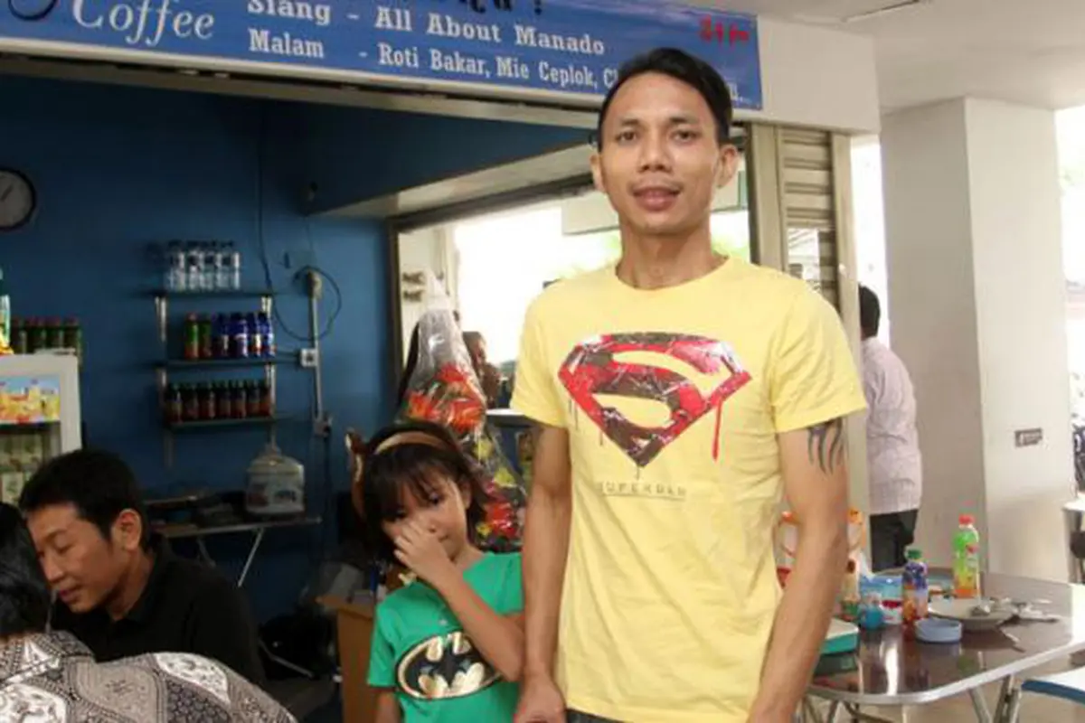 Mencicipi Hidangan Lezat Khas Manado di Resto Milik Norman Kamaru