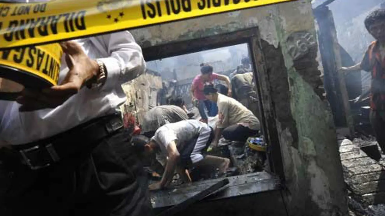 Ilustrasi Garis Polisi