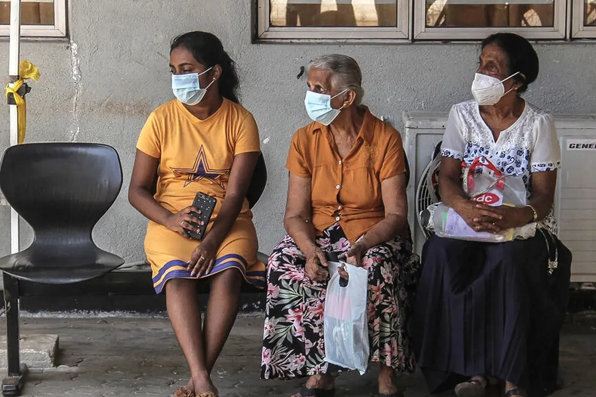 Pasien yang bergantung pada sistem perawatan kesehatan publik Sri Lanka merasa sulit untuk menjangkau rumah sakit karena krisis bahan bakar di negara itu. (AFP)