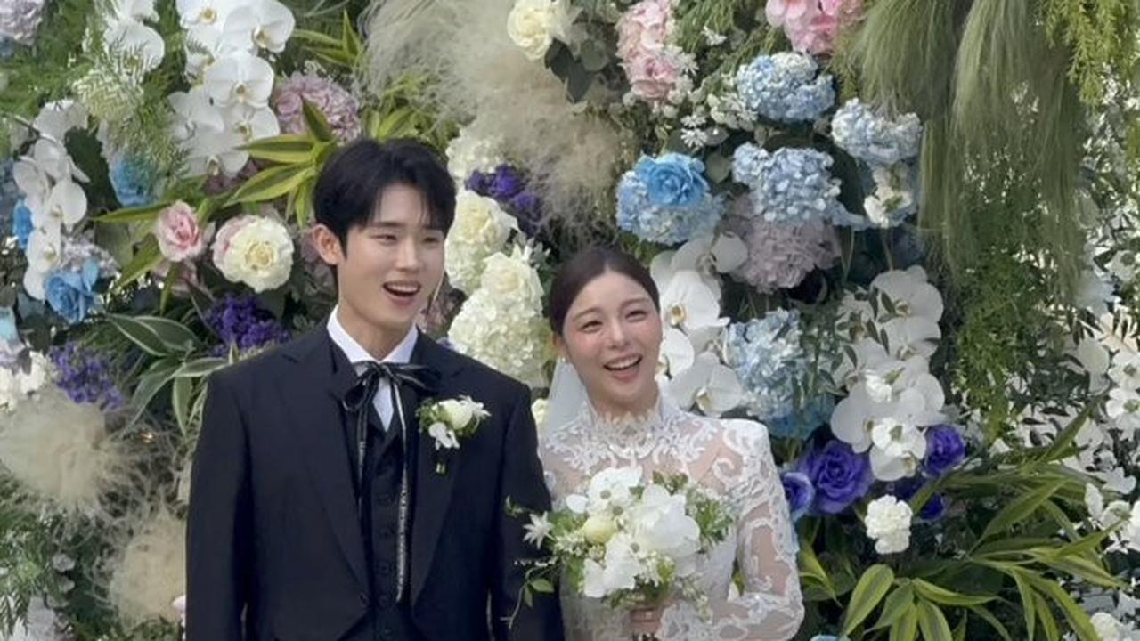 7 Potret Pernikahan Ailee dan Choi Si Hun yang Mengharukan dan Mewah