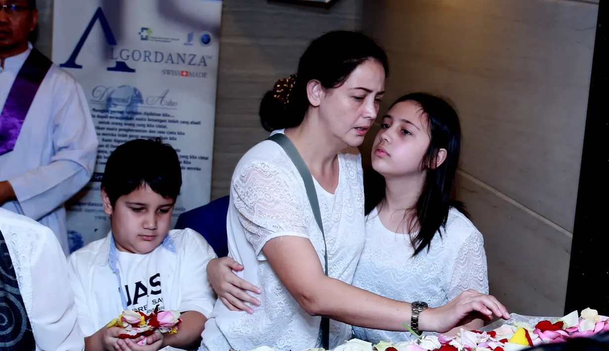 Suasana Kremasi Alm. James Sahertian (Wimbarsana/bintang.com)