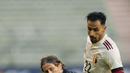 Gelandang timnas Belgia, Nacer Chadli berebut bola dengan gelandang Kroasia, Luka Modric dalam laga uji coba menjelang Euro 2020 di Stade Roi Baudouin, Senin (7/6/2021) dinihari WIB. Menang tipis 1-0, Romelu Lukaku tampil sebagai penentu kemenangan Belgia dengan golnya. (AP Photo/Francisco Seco)