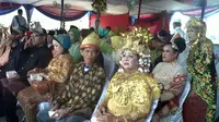 Sebanyak 34 pasangan hadir untuk mengikuti program nikah massal yang dilaksanakan di Palembang.