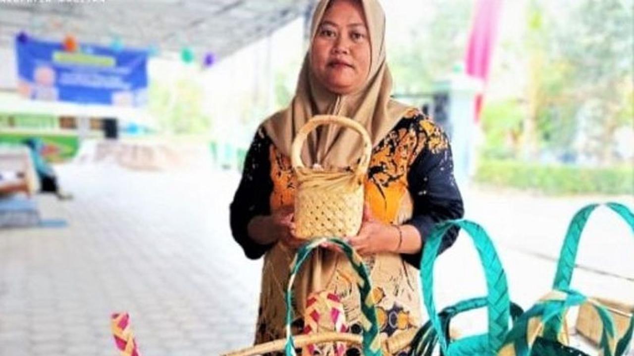 Perajin Besek Bambu Magetan: Inovasi dan Ketahanan Ekonomi di Tengah Dinamika Pasar