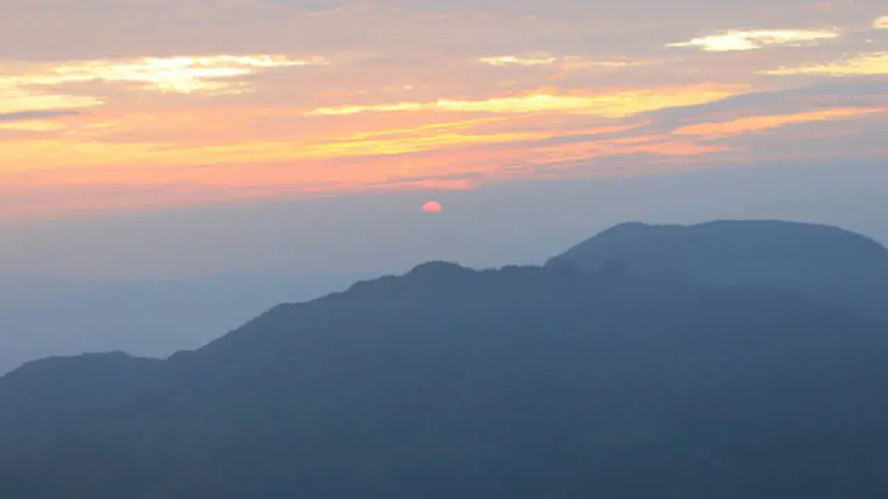 Golden Sun Rise di Puncak Sikunir
