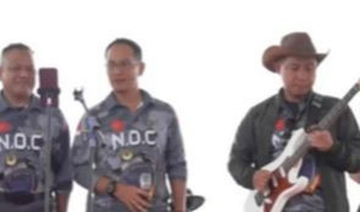 Lewat keterangan unggahan, Agus mengaku jika ia dan Saleh sudah sering bermain musik bersama sejak masih menjadi taruna.