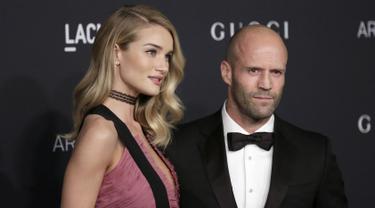 Jason Statham Rosie Huntington Sambut Kehadiran Anak Pertama News Entertainment Fimela Com