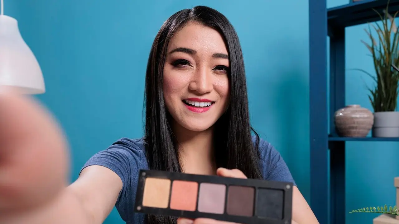 Tips Profesional Hindari Eyeshadow Patchy (Foto/Sumber: Freepik)