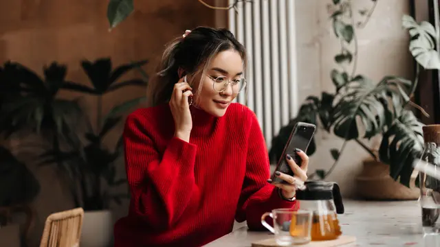 wanita juli sikap yang humble