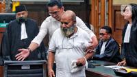 Penolakan tersebut dibacakan langsung oleh Ketua Majelis Hakim, Rianto Adam Pontoh saat membacakan putusan sela. (Liputan6.com/Angga Yuniar)