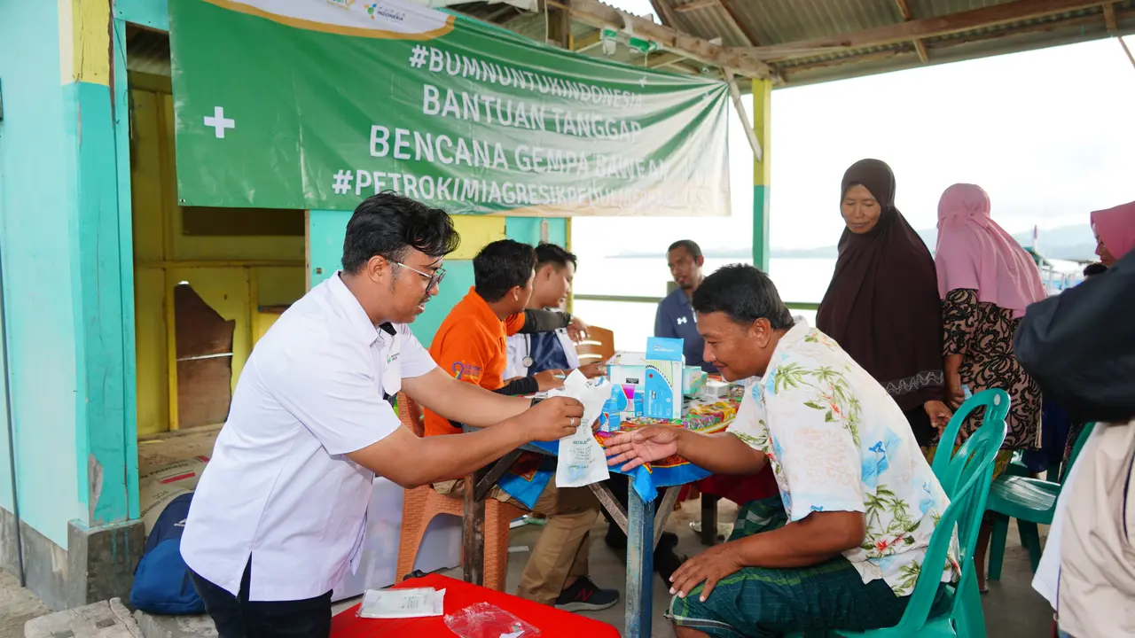 Selama 15 hari mengabdi, tim medis dan relawan yang diberangkatkan Petrokimia Gresik bersama Satgas Bencana Nasional BUMN Wilayah Jawa Timur